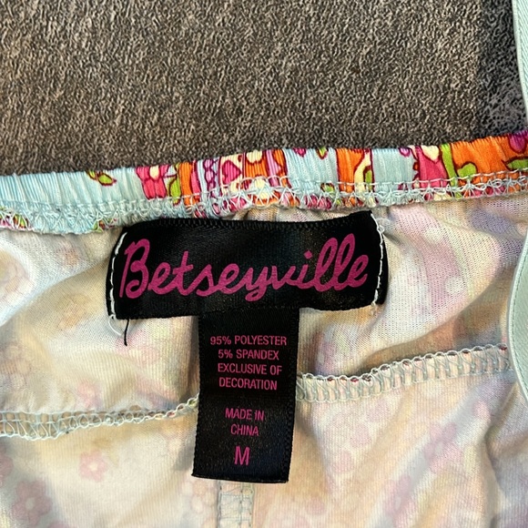 Betsy Johnson Betsyville paisley night gown - Picture 3 of 3